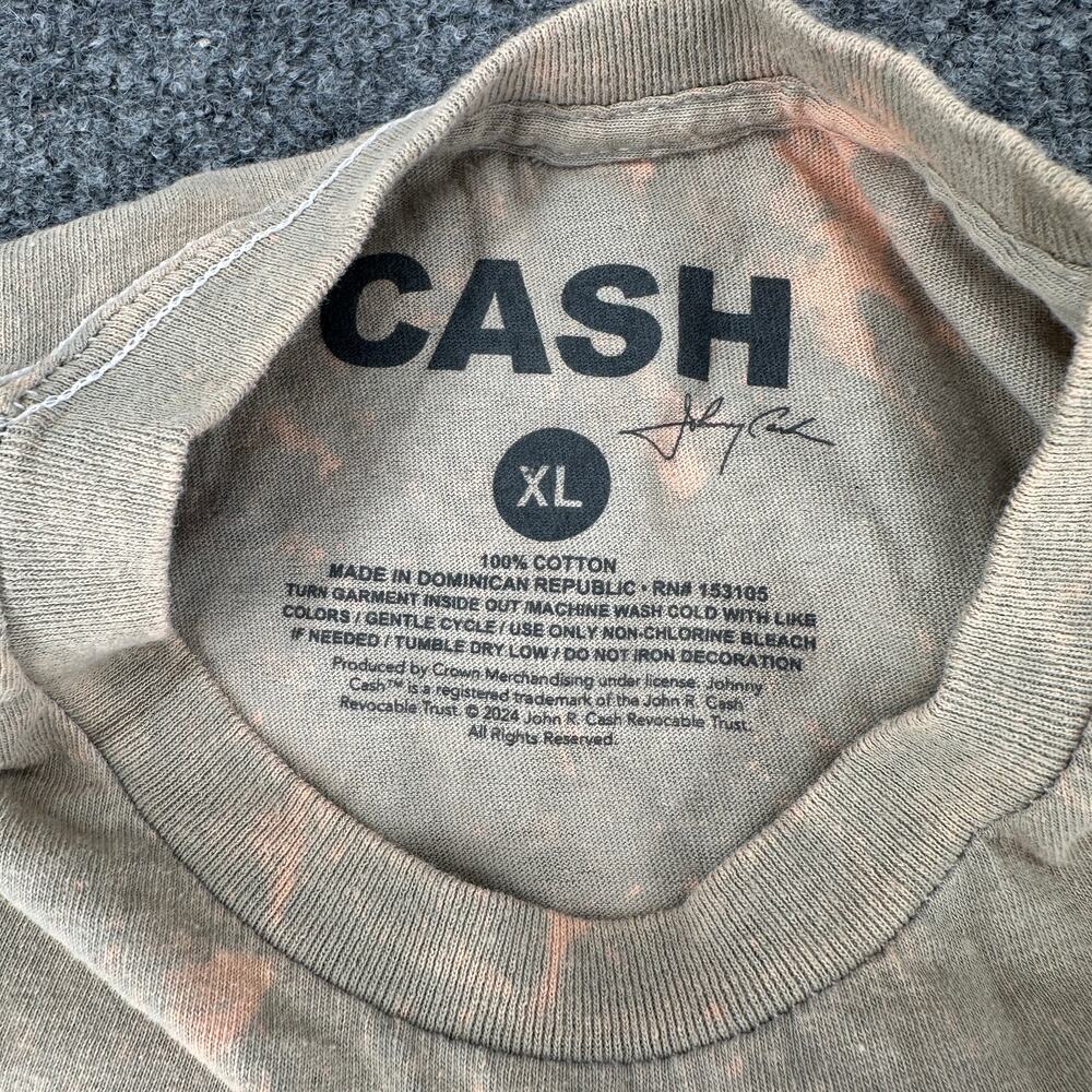 Johnny Cash Gray T-Shirt Rock Retro Red Blue Short Sleeve Crew Neck XL Unsex - Picture 4 of 5